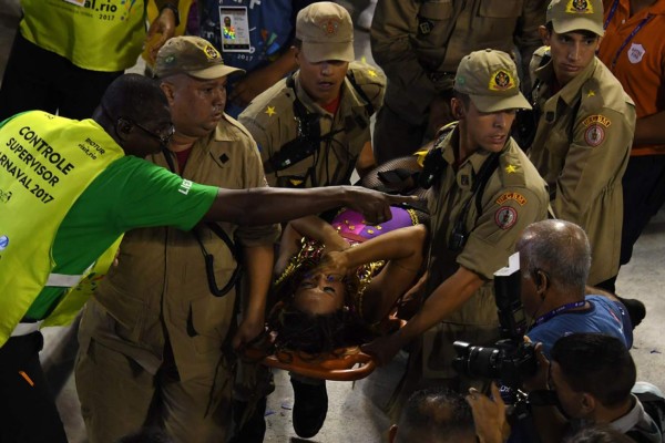 Nuevo accidente deja dos heridos graves en desfiles de Carnaval de Rio