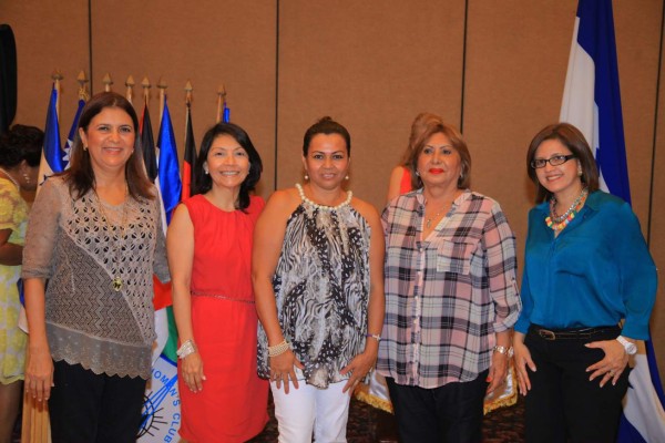 Té inaugural del Club Internacional de Mujeres