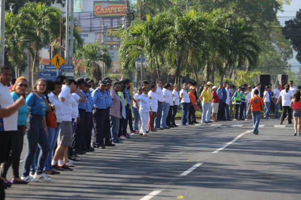Tomados de la mano, más de 10 mil hondureños le dicen sí a la vida