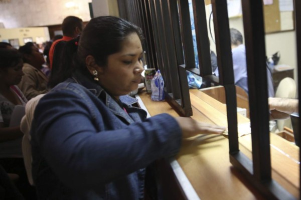 Salud revisará cobros en 27 hospitales públicos