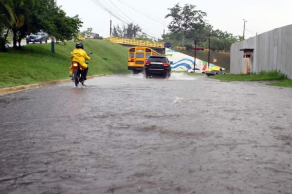 Honduras y EUA ensayan simulacro de huracán para mejorar atención