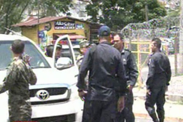 Policías y militares se enfrentan a tiros en bulevar de Tegucigalpa