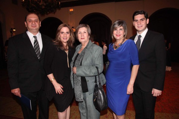 Embajada británica premia a hondureñas