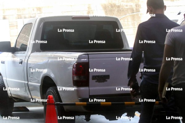 Hallan carro abandonado en un estacionamiento en San Pedro Sula