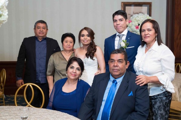 Bessy Lara y César Panting sellan su amor