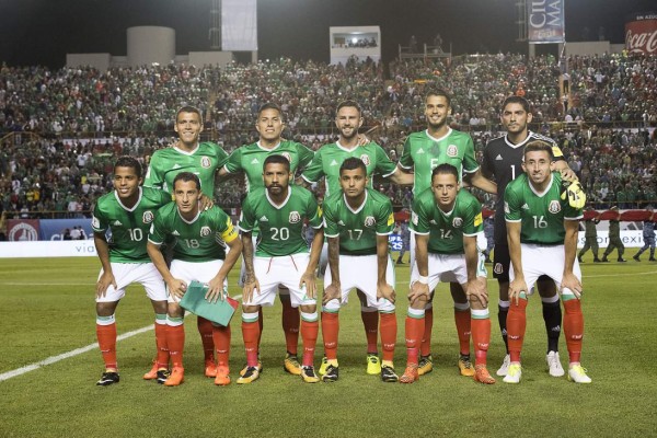 México anuncia baja de dos grandes jugadores para enfrentar a Honduras