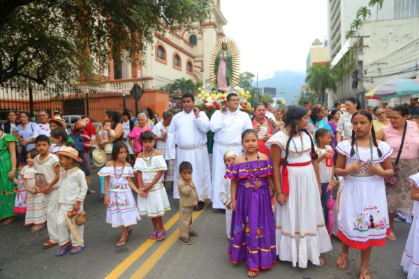 Católicos sampedranos rinden tributo a la Guadalupana