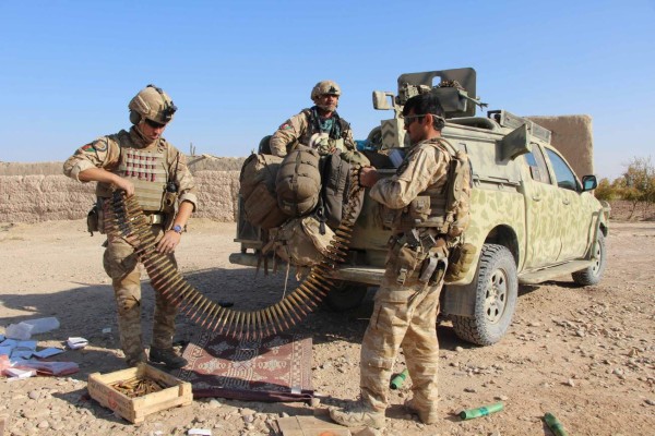 Talibanes dicen que Trump debe sacar las tropas de Afganistán