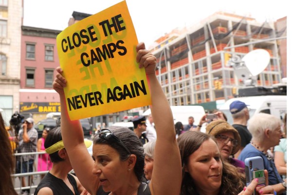 Miles protestan en EEUU por trato inhumano a inmigrantes detenidos