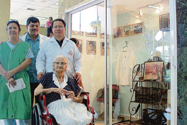 Honran a 'el médico de los pobres”