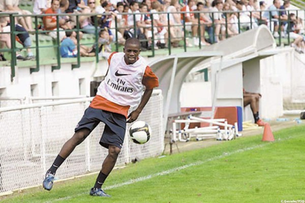 Boniek debutó con el PSG