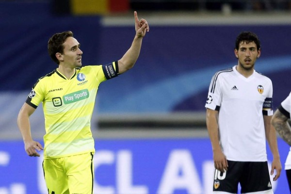 El Gent se mete en la lucha y complica al Valencia