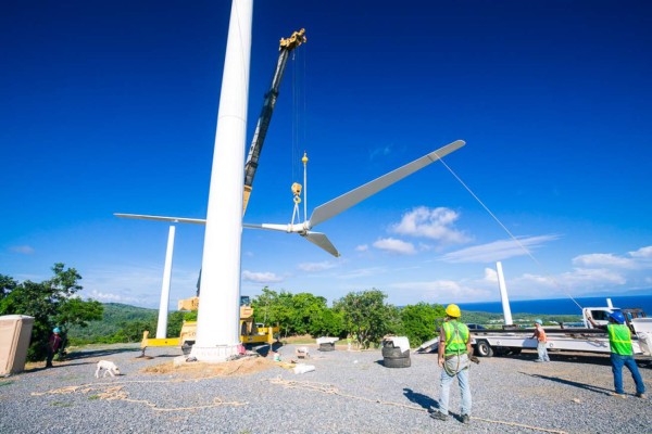 Japón da $3,000 millones para energía