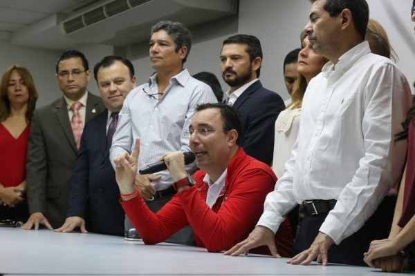 Por Cortés nueve diputados buscan repetir