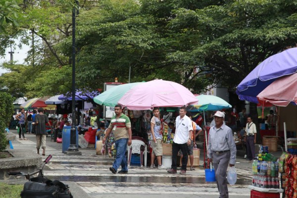 Desorden y extorsión están a la orden del día en el parque