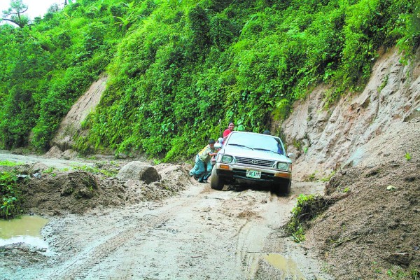 Buscan alianza con el Fondo Vial para mejorar carreteras