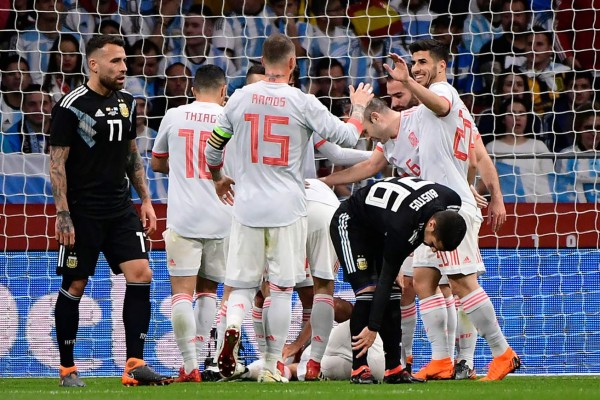 España humilla a Argentina con goleada de escándalo