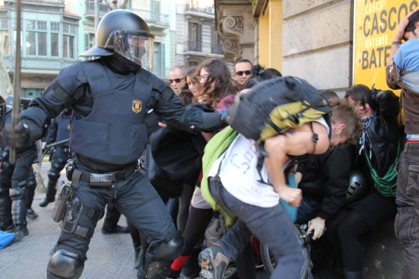 Cae autor de homicidio en pelea entre bandas latinas en Madrid