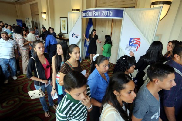 Cientos de hondureños aspiran estudiar en Estados Unidos