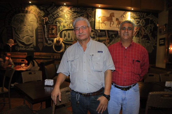 Inauguración del restaurante Cowboys BBQyGrill