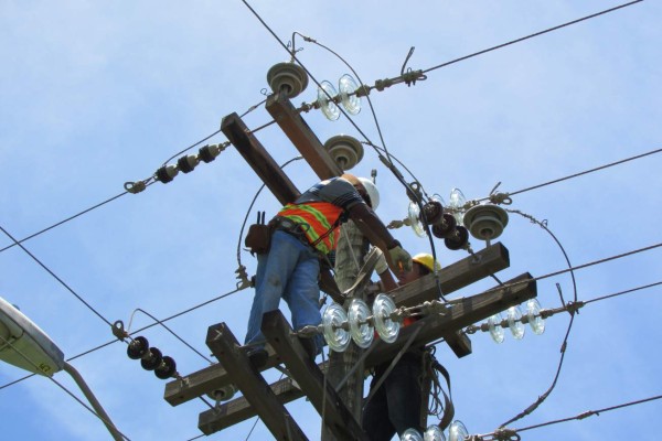 Enee deberá licitar la compra de 520 megavatios que vencen en 2017-2018