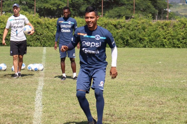 Bayron Méndez viajó con la plantilla del Motagua y podría debutar frente al Marathón