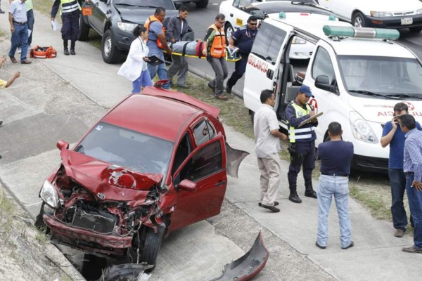 Reforma obliga a usuarios a resolver choques a través de aseguradoras