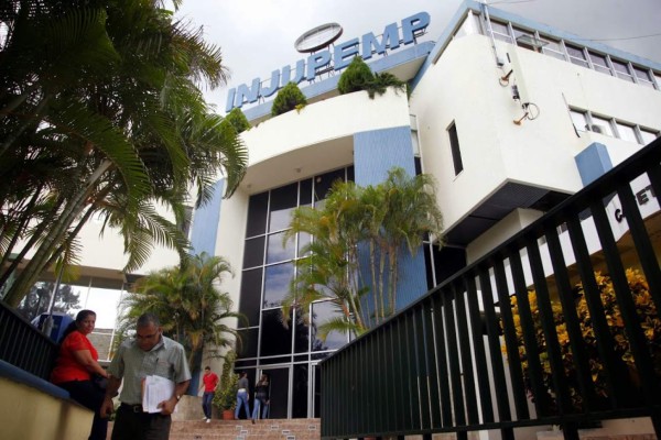 Las autoridades del Injupemp buscarían un operador que garantice la millonariainversión en la generación eléctrica.