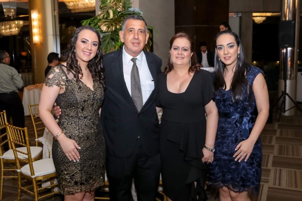 Doble fiesta por el éxito de Nasry y Miguel Ángel Handal