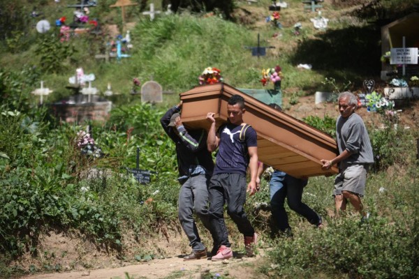 El dolor se apoderó de cinco familias por masacre