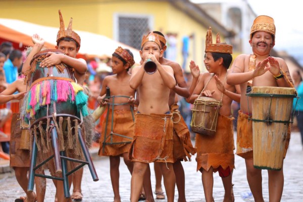 Miles celebran día en honor al cacique Lempira dramatizando su vida y muerte