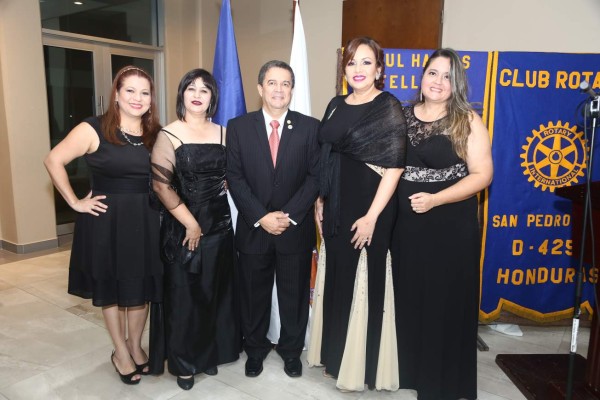 El Club Rotario San Pedro Sula celebra la entrega del Pin Paul Harris
