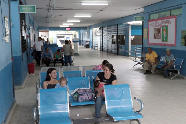 Médicos del Seguro Social siguen en asambleas informativas