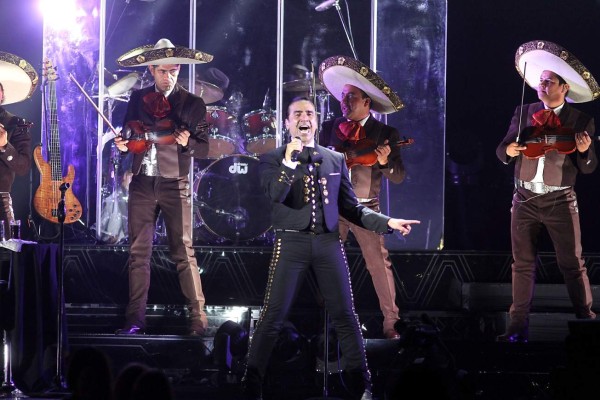 Alejandro Fernández sufrió un accidente