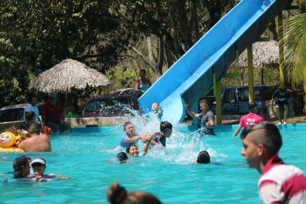 Los pateplumas hacen turismo interno al ritmo de música norteña