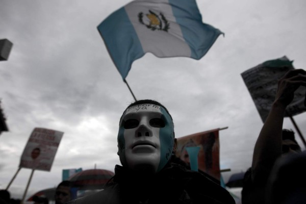 Guatemaltecos regresan a las calles contra la corrupción
