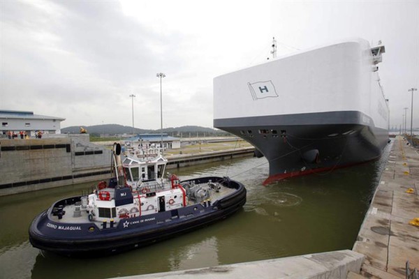 El Canal de Panamá registró el tercer récord consecutivo de tonelaje diario