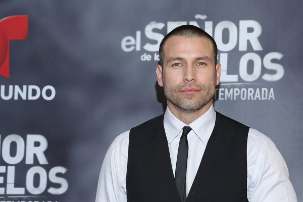 Antes de ser 'El Señor de los Cielos', Rafael Amaya recogió botellas