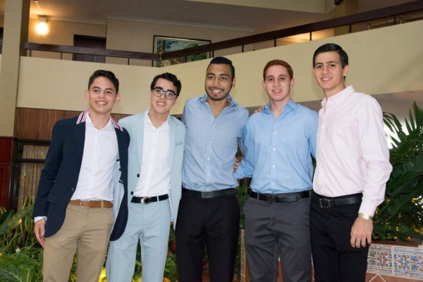 Felicidad por los futuros bachilleres