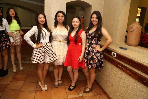 La promoción 2015 celebran desayuno