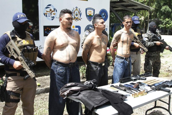 Jefes de la Mara 18 implicados en quema de buses