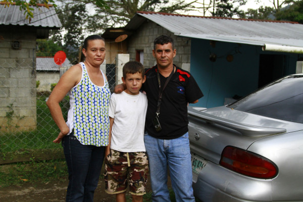 El constructor sin manos, un hondureño ejemplo de coraje