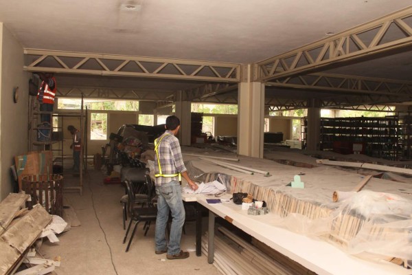 Remodelación de biblioteca avanza en 60%