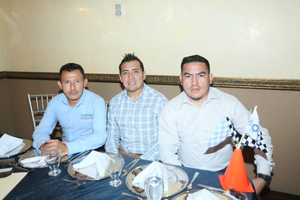 Grupo Opsa festeja a los padres