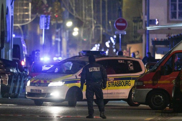 Hombre armado toma varios rehenes en Francia