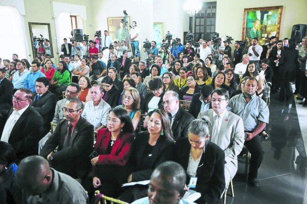 Descentralización educativa en Honduras empieza en el 2015