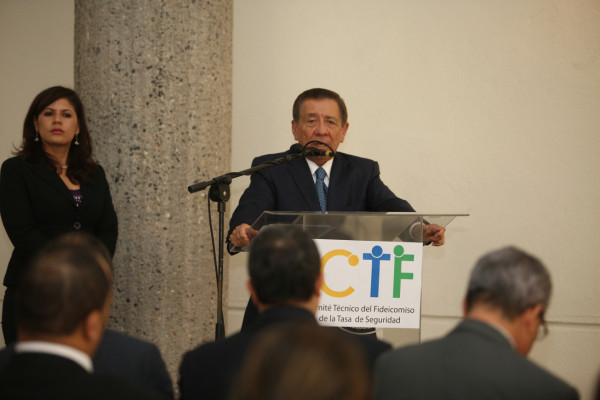 L600 millones buscan en bancos para el tasón