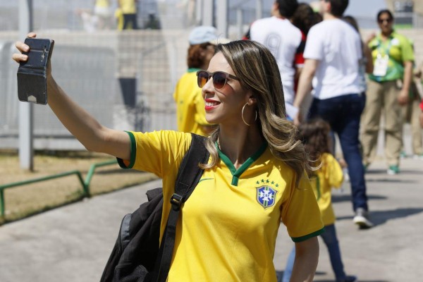 Las bellezas que adornaron el Honduras contra Nigeria.