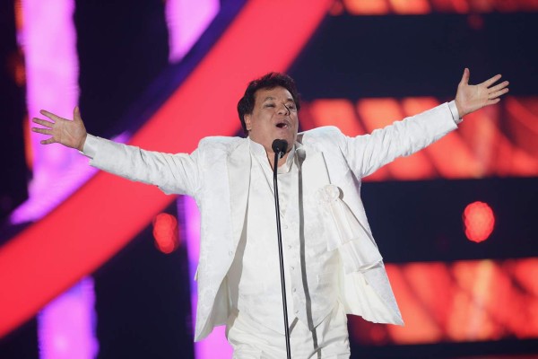 Juan Gabriel gran ganador de los premios Billboard 2016