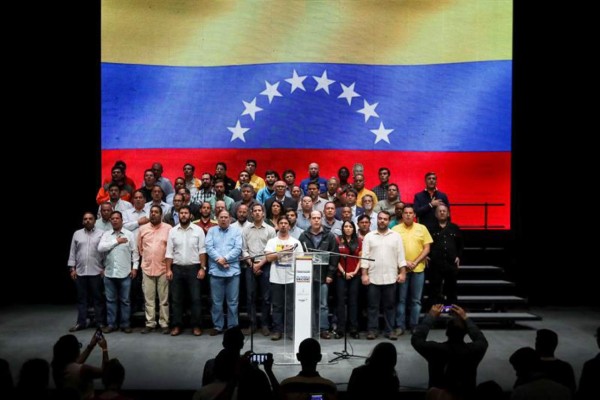 La oposición venezolana anuncia que conformará un Gobierno de unión nacional